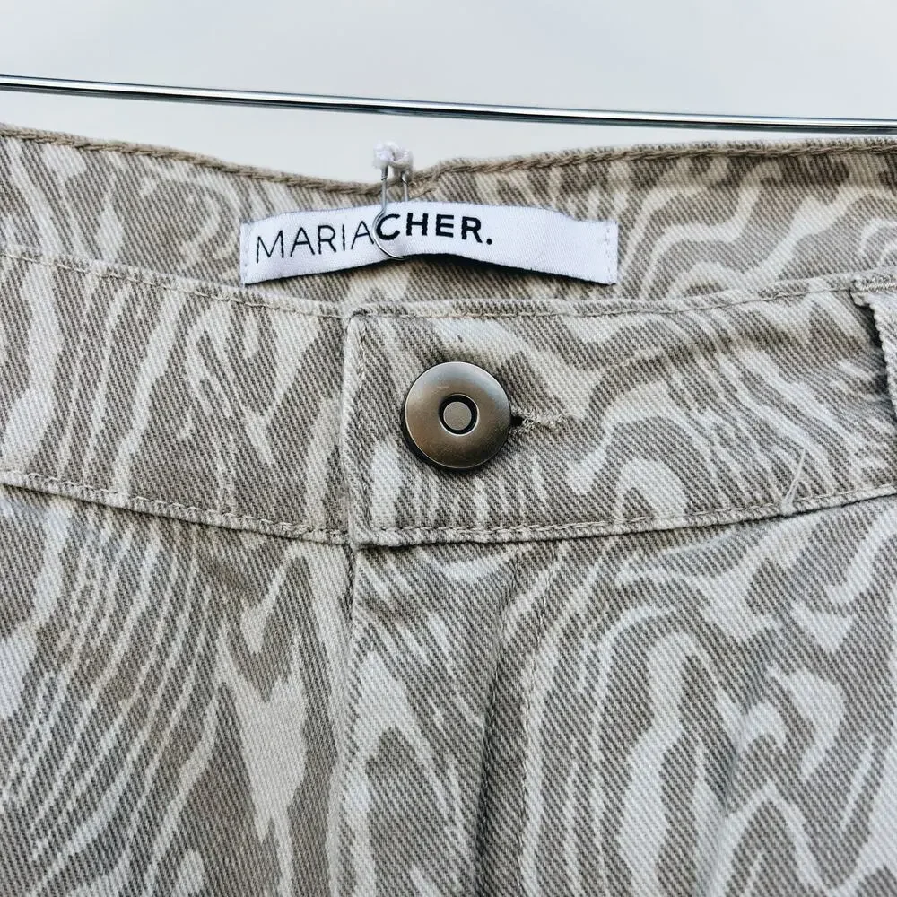 High-Rise Relaxed Cargo Pants — Beige Woodgrain - Picture 8 of 15